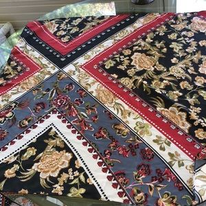 Beautiful scarf 💯 poly